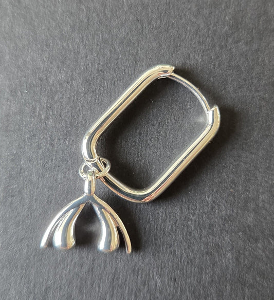 ODE Women Clit Drop Charm Hoop SP